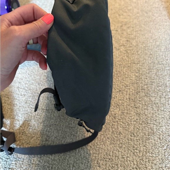 Patagonia Atom 8L Sling Backpack - Picture 3 of 8